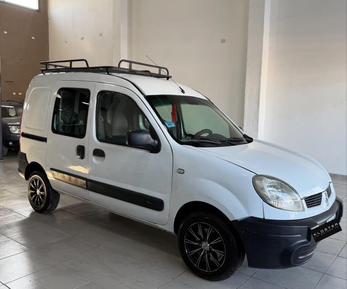 Foto de RENAULT KANGOO confort 1.6 2012, color sin color especificado, en San Juan