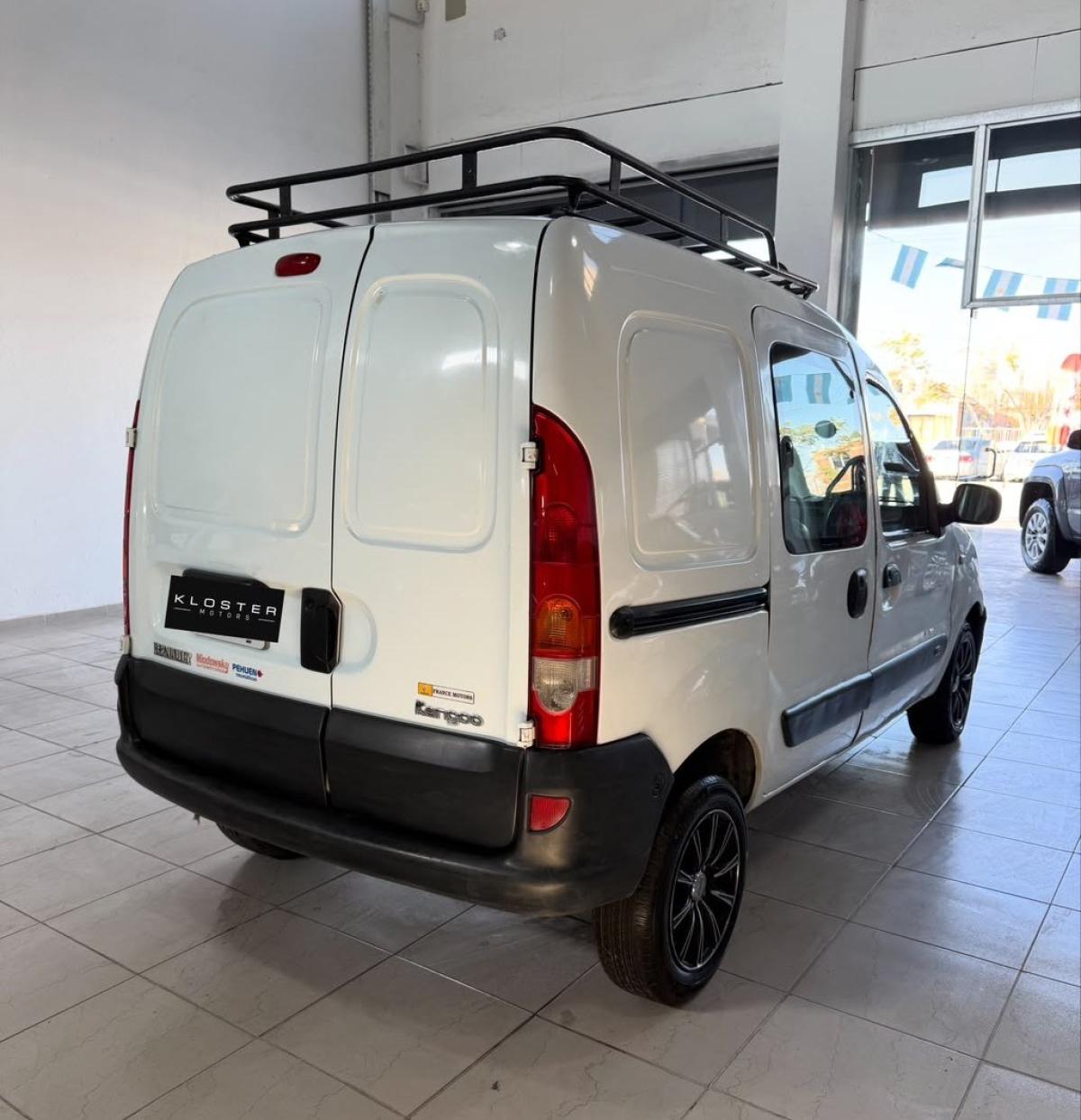 Foto de RENAULT KANGOO confort 1.6 2012, color sin color especificado, en San Juan