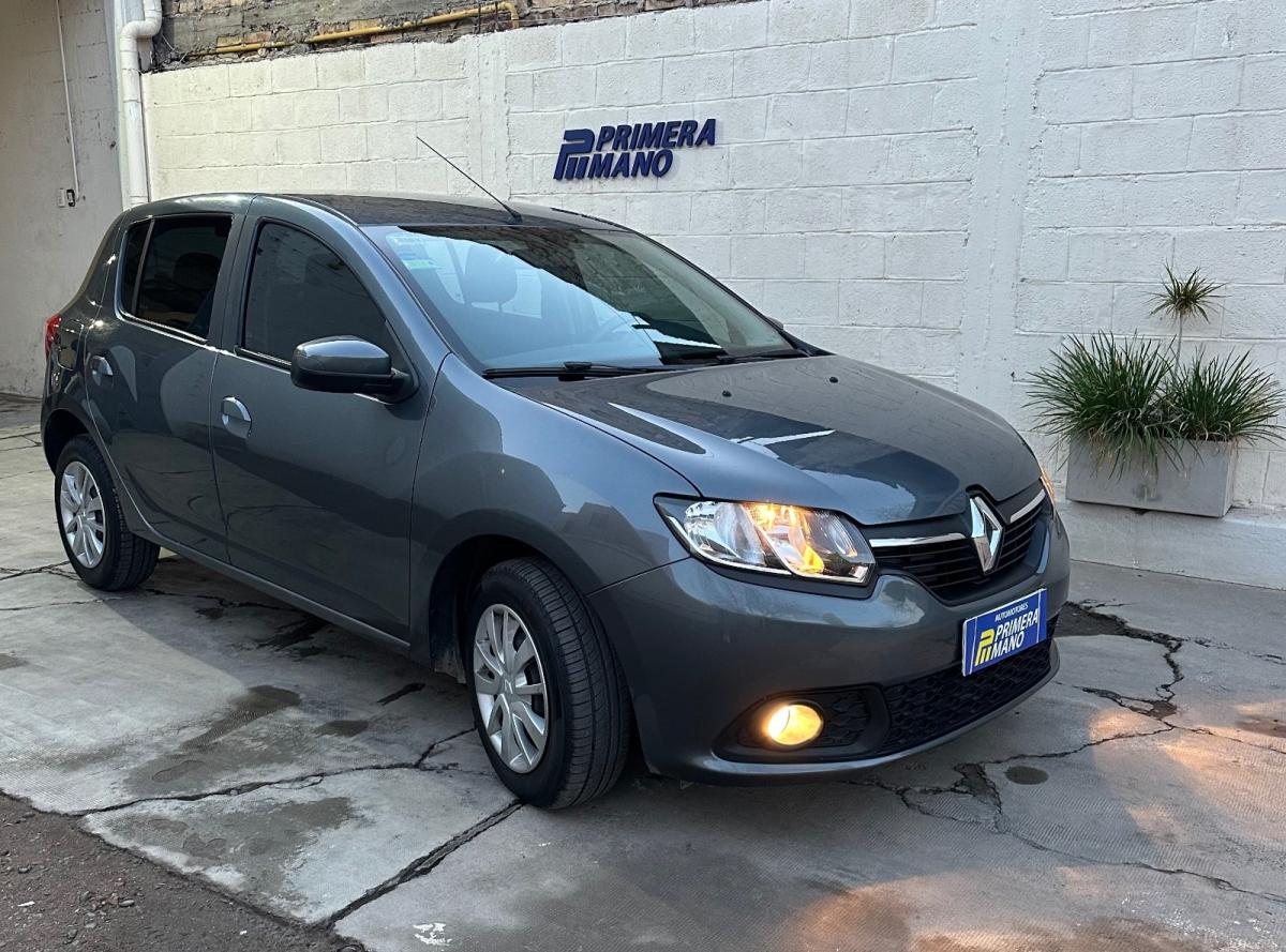Foto de RENAULT SANDERO Dynamique 1.6 8v 2018, color gris, en San Juan