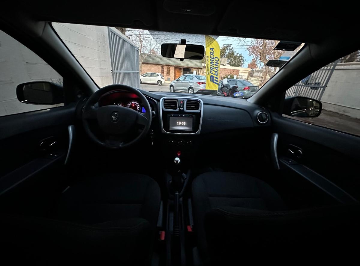 Foto de RENAULT SANDERO Dynamique 1.6 8v 2018, color gris, en San Juan