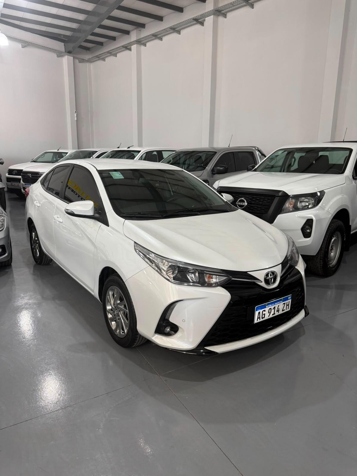 Foto de TOYOTA YARIS XLS 1.5 4PTAS MT 2024, color blanco, en San Juan