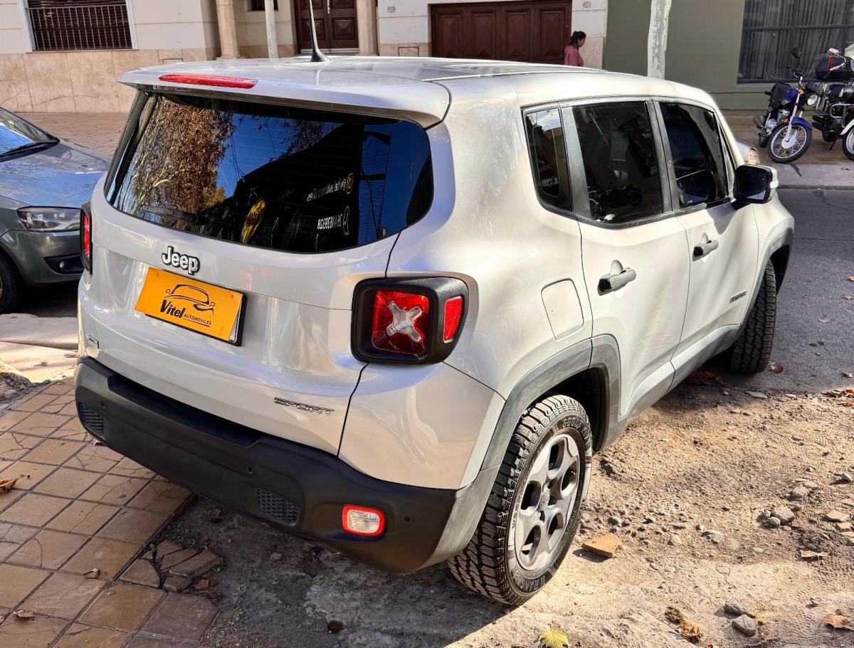 Foto de CHRYSLER / DODGE JEEP RENEGADE Sport 1.8 2017, color gris, en San Juan