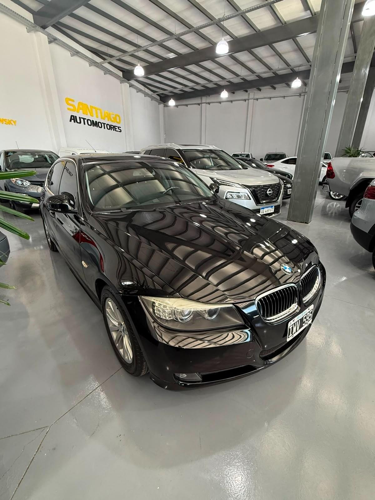 Foto de BMW 325 325I SEDAN 4PTAS 2010, color negro, en San Juan