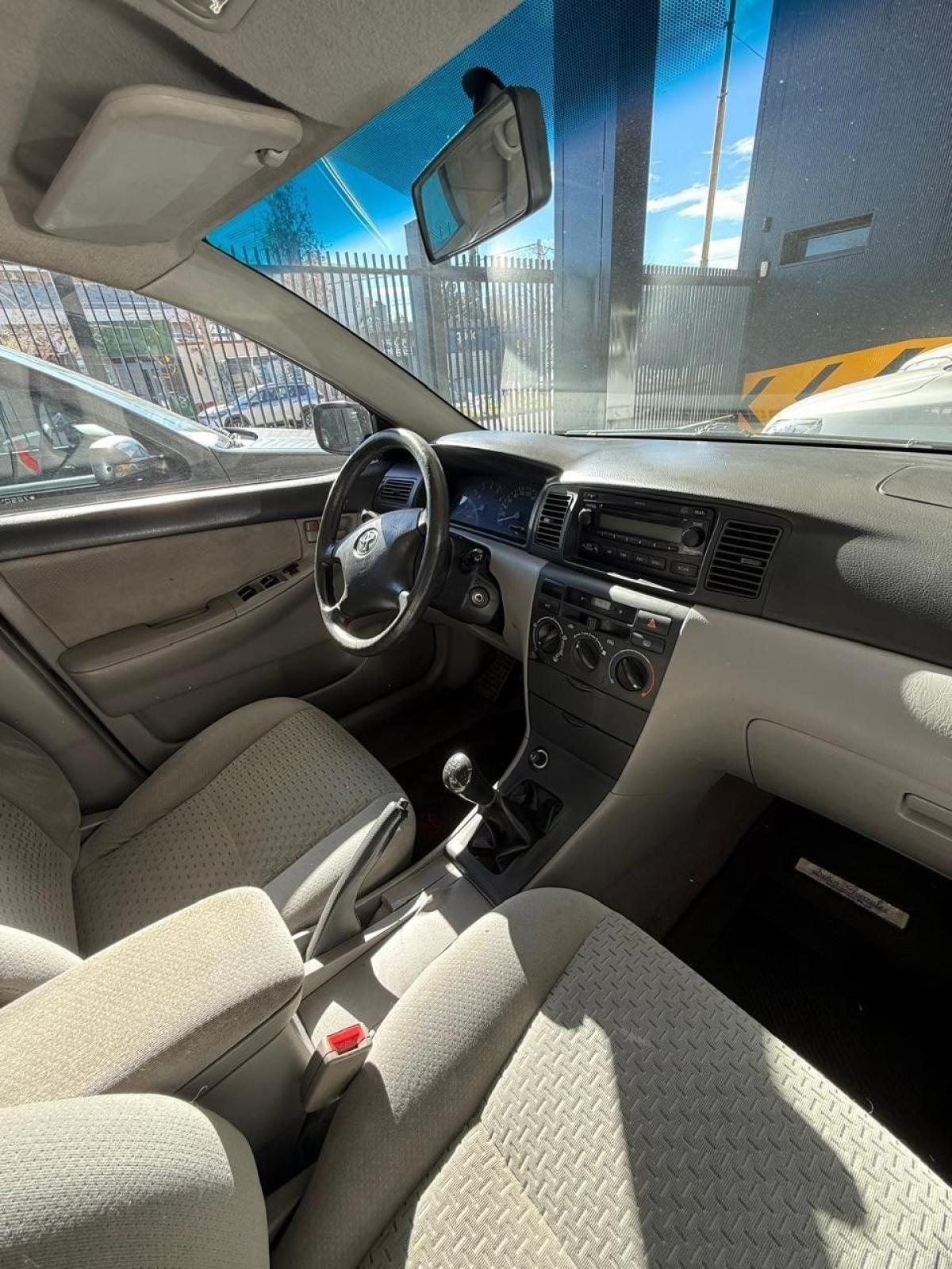 Foto de TOYOTA COROLLA XEI 2.0 TDI TURBO 2006, color azul, en San Juan