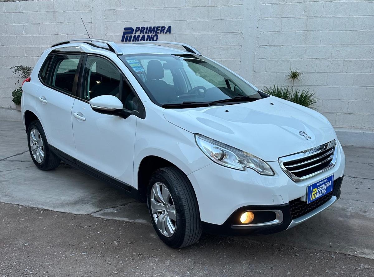 Foto de PEUGEOT 2008 Allure 2017, color blanco, en San Juan