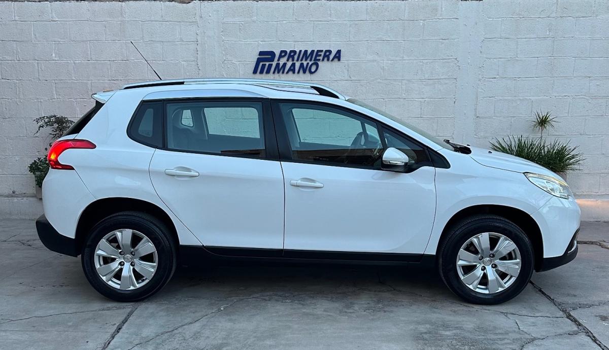 Foto de PEUGEOT 2008 Allure 2017, color blanco, en San Juan