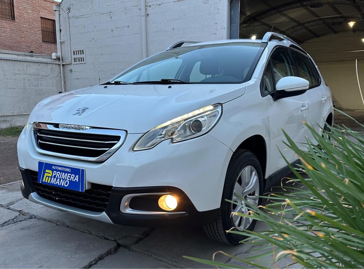 Foto de PEUGEOT 2008 Allure 2017, color blanco, en San Juan
