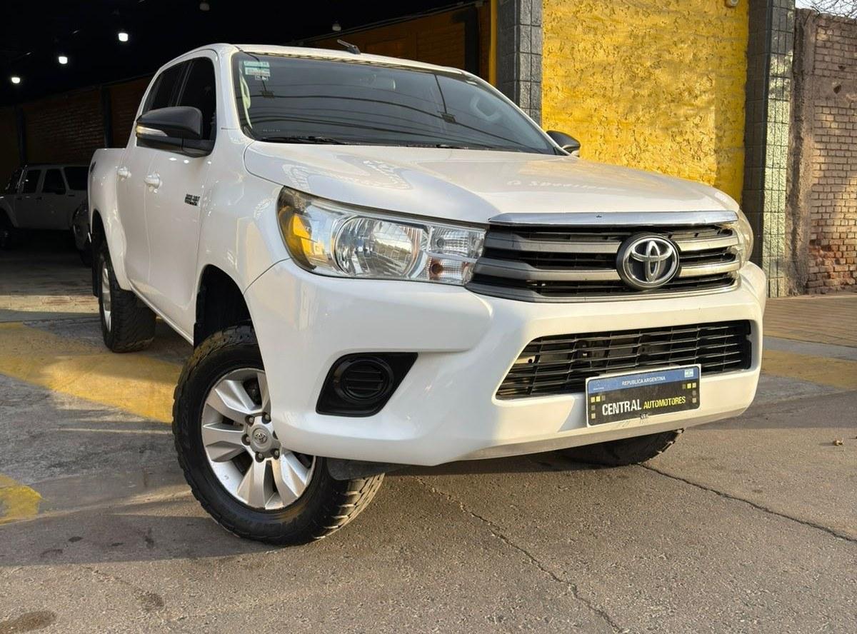 Foto de TOYOTA HILUX sr 2016, color blanco, en San Juan