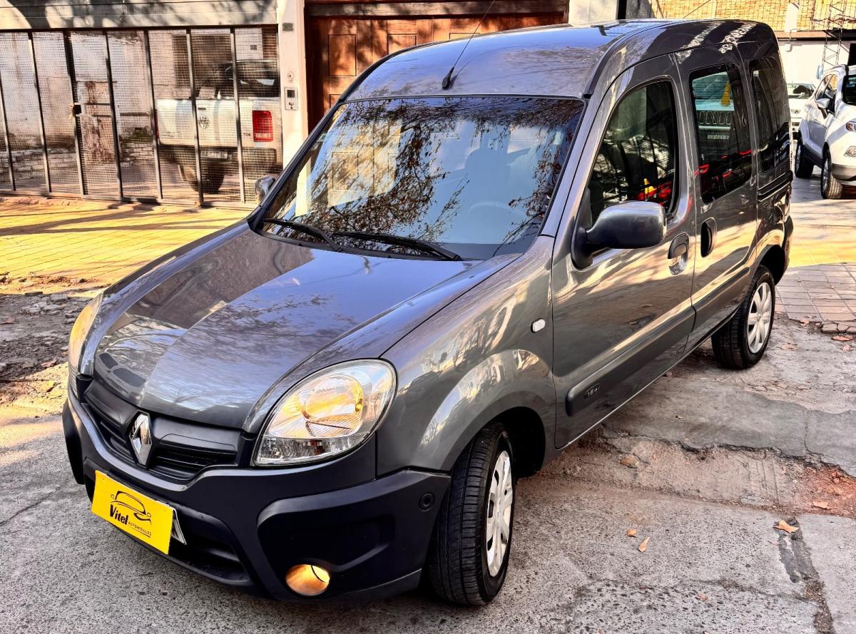 Foto de RENAULT KANGOO Authen plus 1.6 2017, color gris, en San Juan