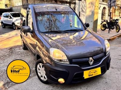 Foto de RENAULT KANGOO Authen plus 1.6 2017, color gris, en San Juan
