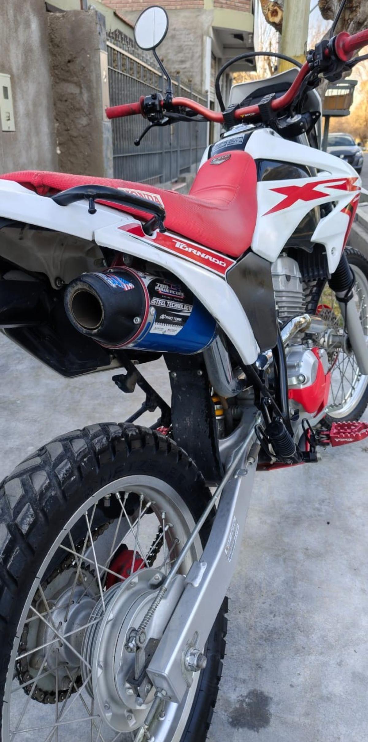 Foto de HONDA MOTOS SPORT XR250 2022, color blanco, en San Juan