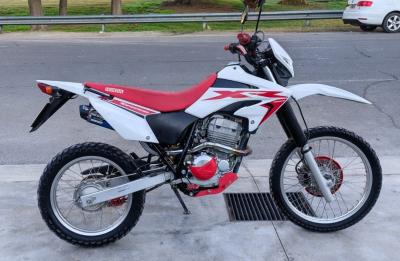 Foto de HONDA MOTOS SPORT XR250 2022, color blanco, en San Juan