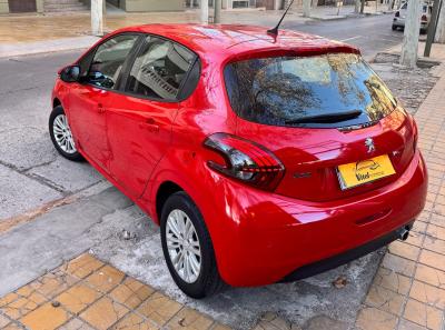 Foto de PEUGEOT 208 Allure nave 1.6 2017, color rojo, en San Juan
