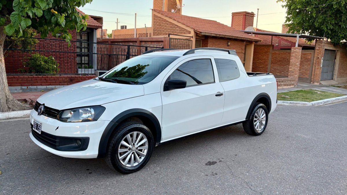 Foto de VOLKSWAGEN SAVEIRO Higline 2015, color blanco, en San Juan