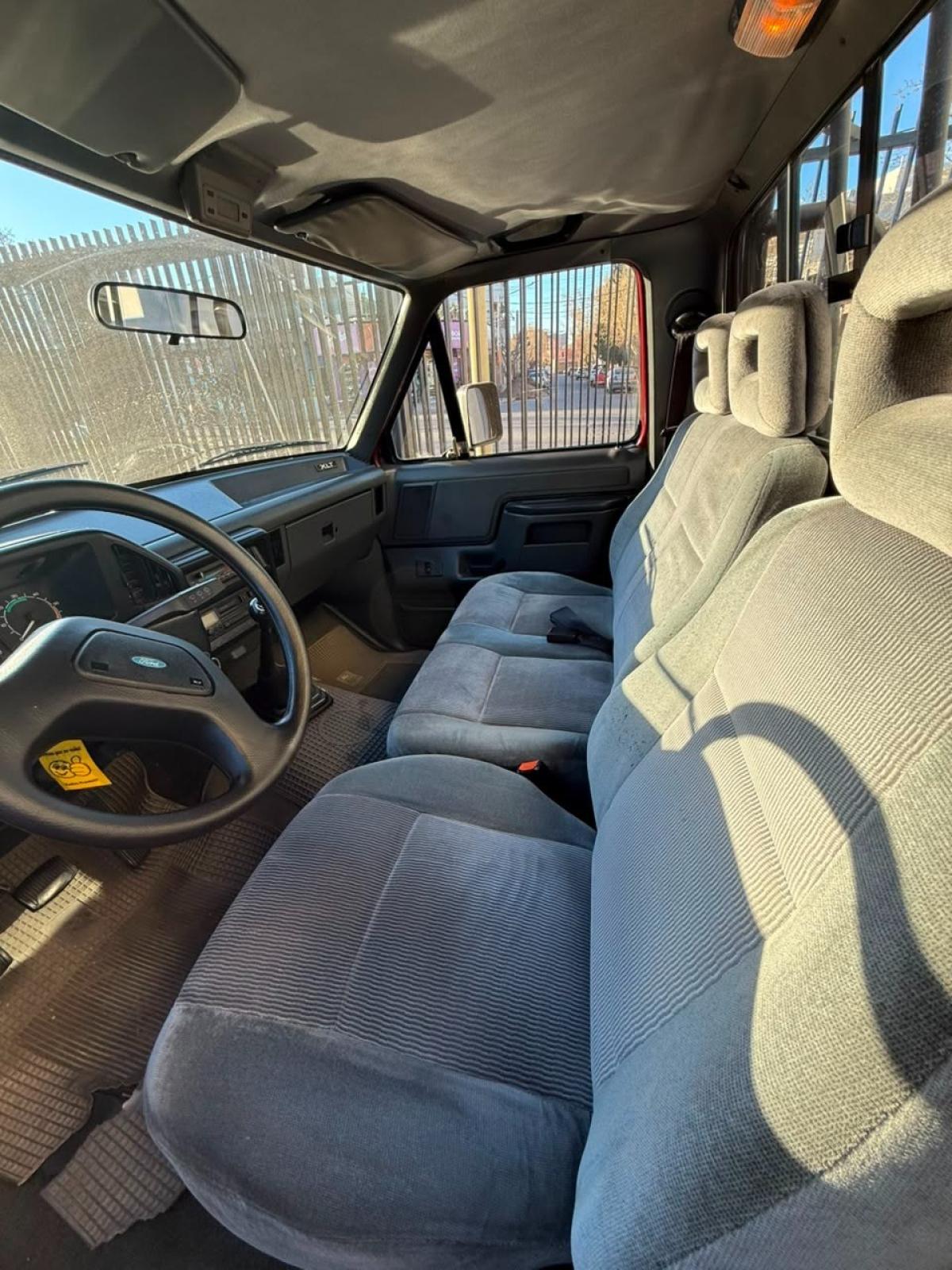 Foto de FORD F-100 HSD XLT 1996, color rojo, en San Juan
