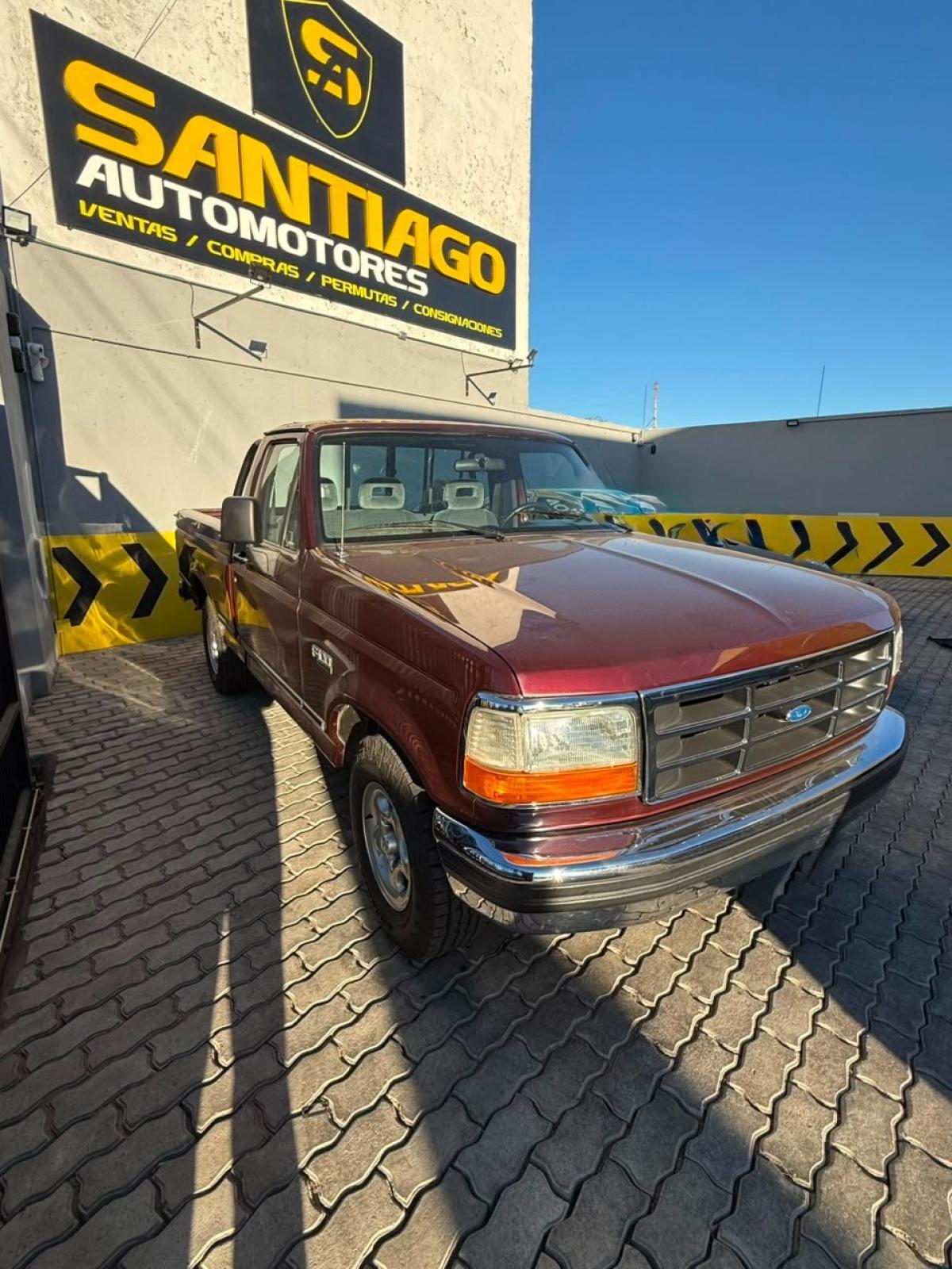 Foto de FORD F-100 HSD XLT 1996, color rojo, en San Juan