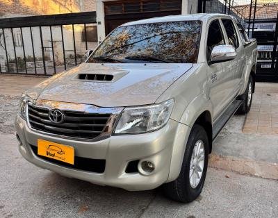 Foto de TOYOTA HILUX Srv 3.0 2013, color sin color especificado, en San Juan