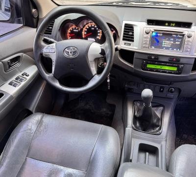 Foto de TOYOTA HILUX Srv 3.0 2013, color sin color especificado, en San Juan