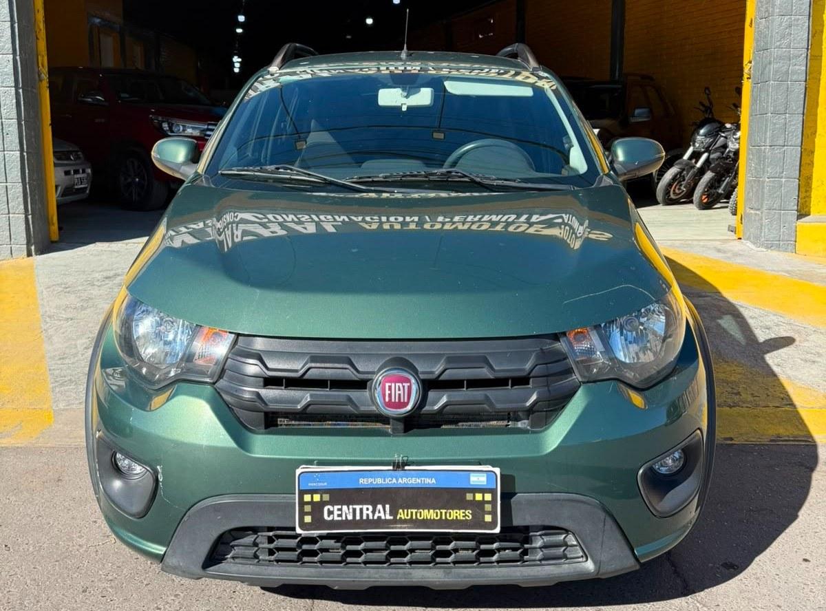 Foto de FIAT MOBI WAY 2018, color verde, en San Juan