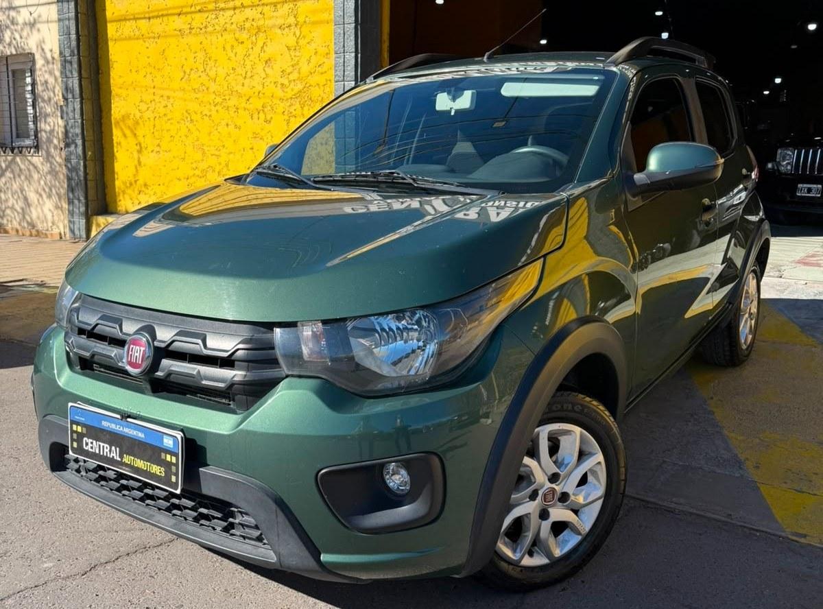 Foto de FIAT MOBI WAY 2018, color verde, en San Juan