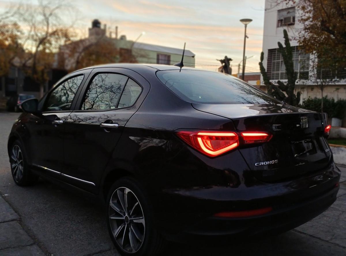 Foto de FIAT CRONOS PRECISION 1.8 AT 2022, color marron, en San Juan