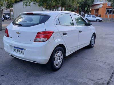 Foto de CHEVROLET ONIX joy 2018, color blanco, en San Juan