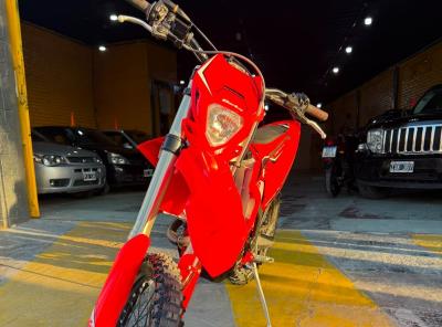 Foto de BETA ENDURO 350 2023, color rojo, en San Juan