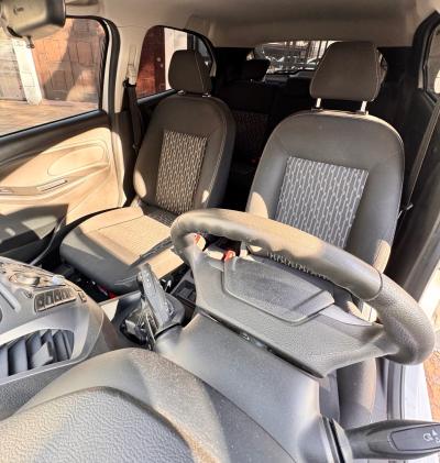 Foto de FORD KA Se 1.5 2018, color blanco, en San Juan