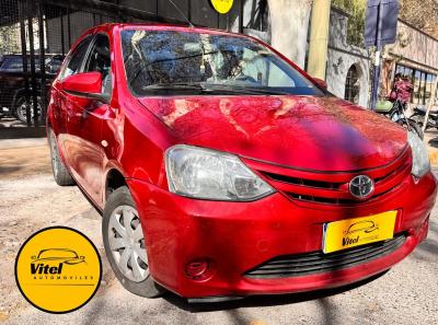 Foto de TOYOTA ETIOS Xs 2016, color rojo, en San Juan