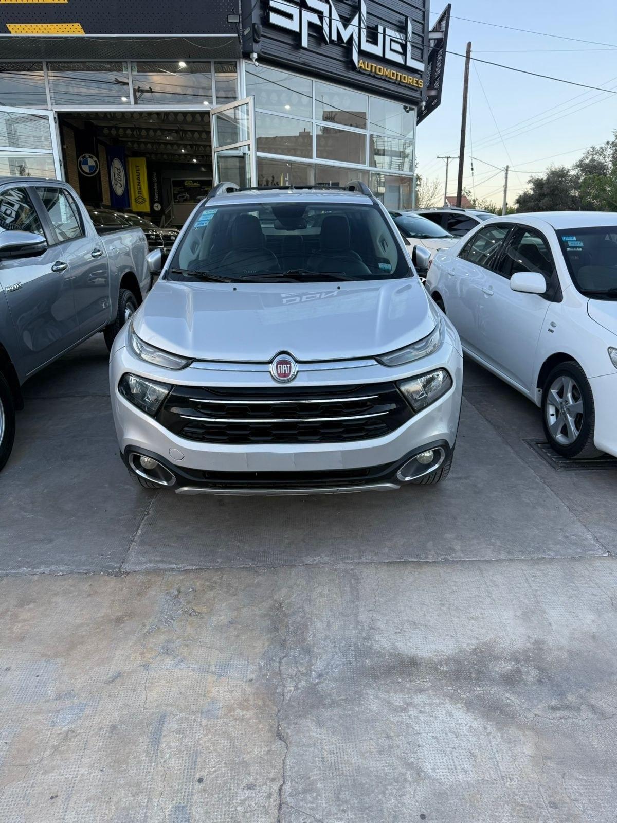 Foto de FIAT TORO FREEDOM 2.0 1.6V 4X4	2017 2017, color gris, en San Juan