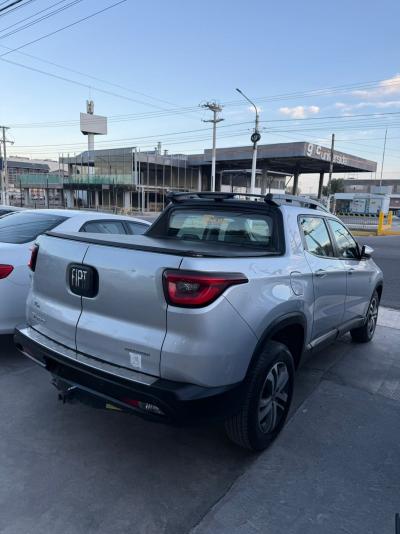 Foto de FIAT TORO FREEDOM 2.0 1.6V 4X4	2017 2017, color gris, en San Juan