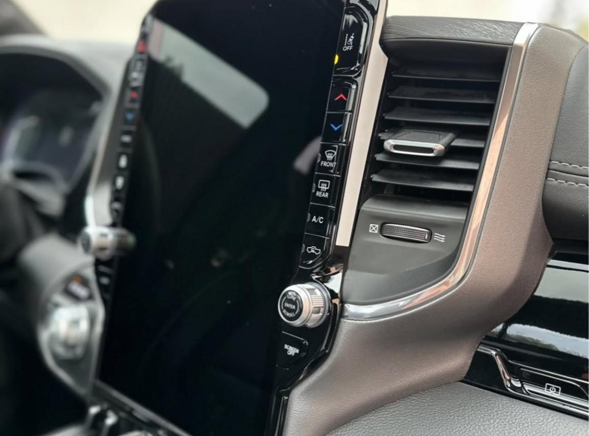 Foto de CHRYSLER / DODGE RAM st 2025, color blanco, en San Juan