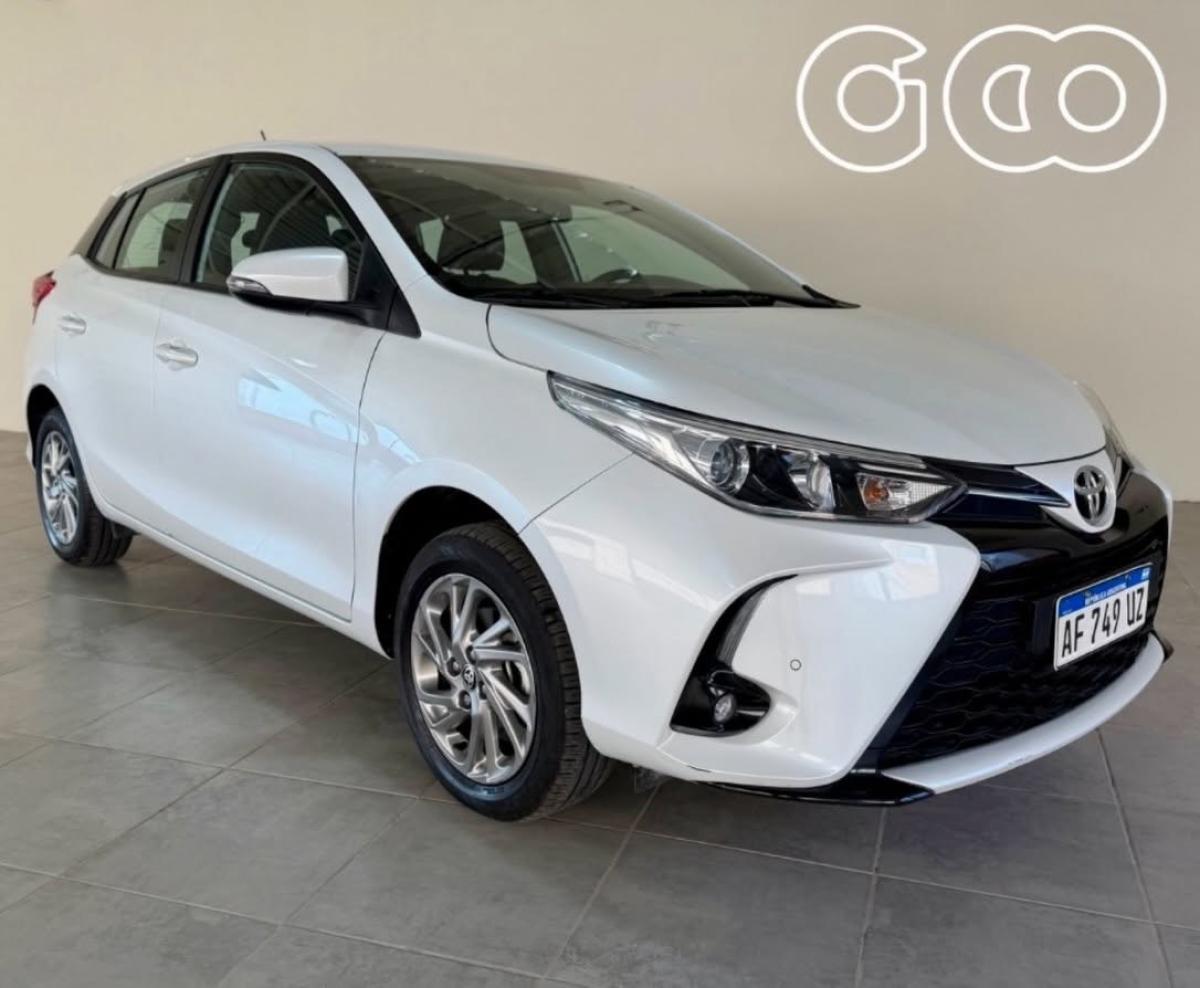 Foto de TOYOTA YARIS XLS 2023, color blanco, en San Juan