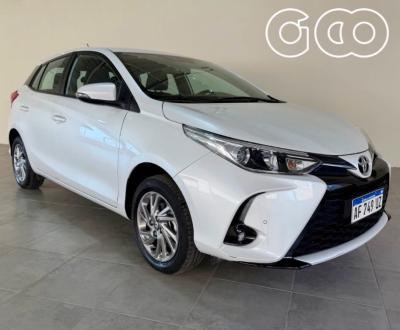 Foto de TOYOTA YARIS XLS 2023, color blanco, en San Juan