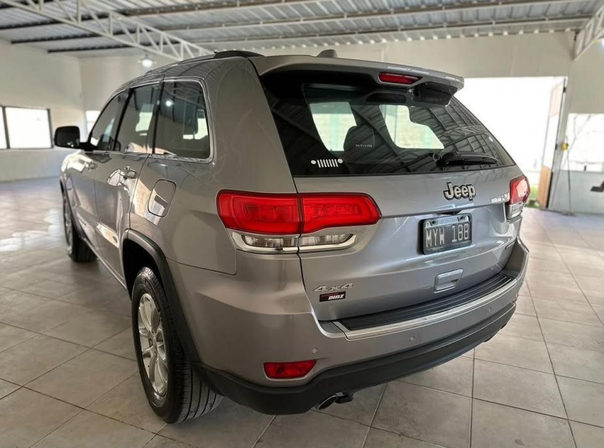 Foto de CHRYSLER / DODGE JEEP GRAND CHEROKEE LIMITED 2013, color plata, en San Juan
