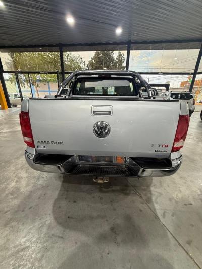 Foto de VOLKSWAGEN AMAROK 2,0L TDI  4x2 HC2 HIGLINE 2011, color plata, en San Juan