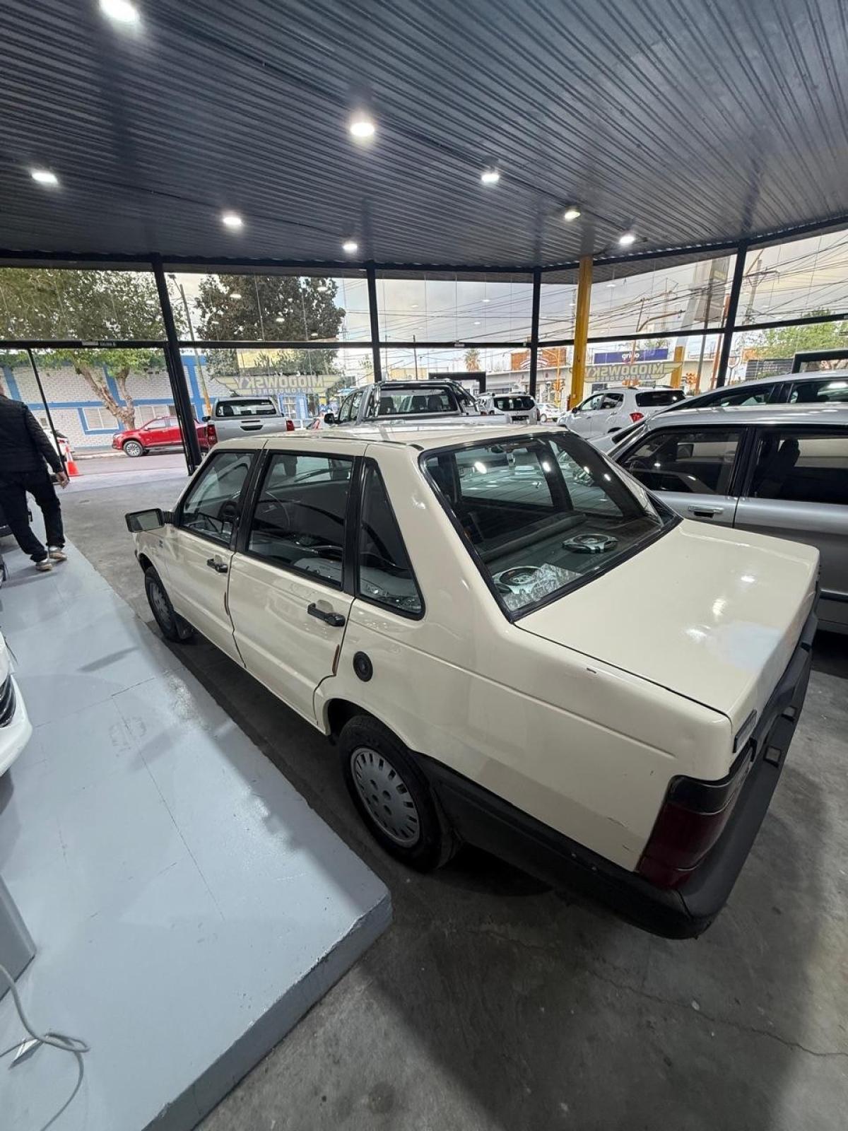Foto de FIAT DUNA 1,7 SD 1995, color blanco, en San Juan