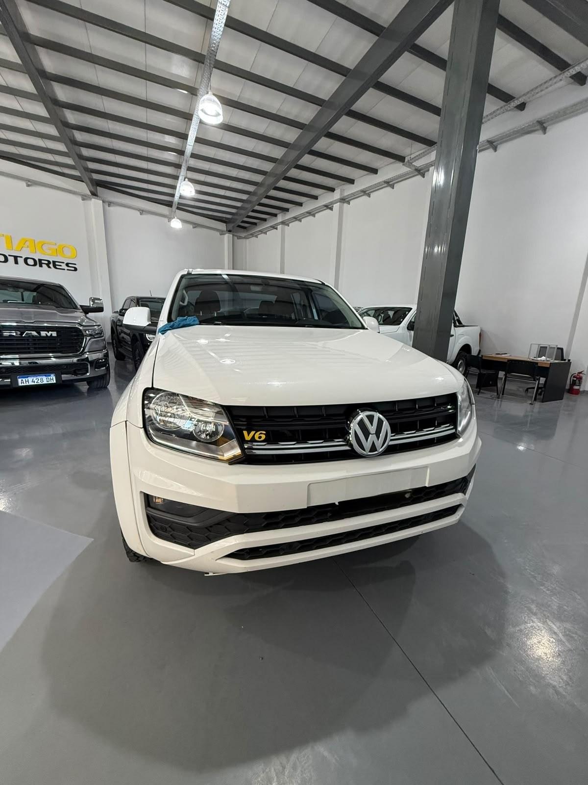 Foto de VOLKSWAGEN AMAROK DC V6 CONFORLINE 3,0L 258CV TDI 4X4 2022, color blanco, en San Juan