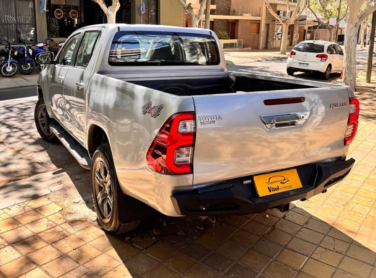 Foto de VOLKSWAGEN AMAROK Trenline 2021, color gris, en San Juan