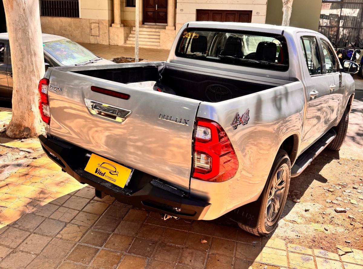 Foto de VOLKSWAGEN AMAROK Trenline 2021, color gris, en San Juan