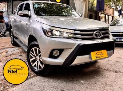 Foto de TOYOTA HILUX Srx 4x4 At 2016, color gris, en San Juan