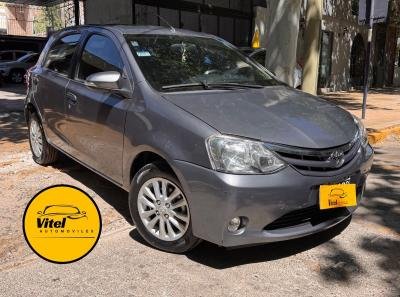 Foto de TOYOTA ETIOS Xls 2015, color gris, en San Juan