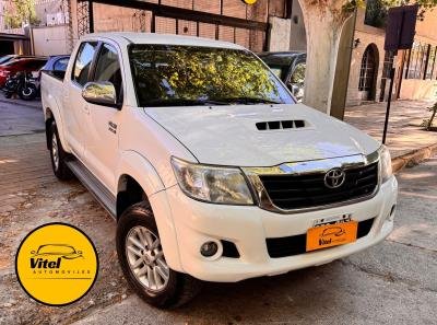 Foto de TOYOTA HILUX Srv 4x2 2014, color blanco, en San Juan
