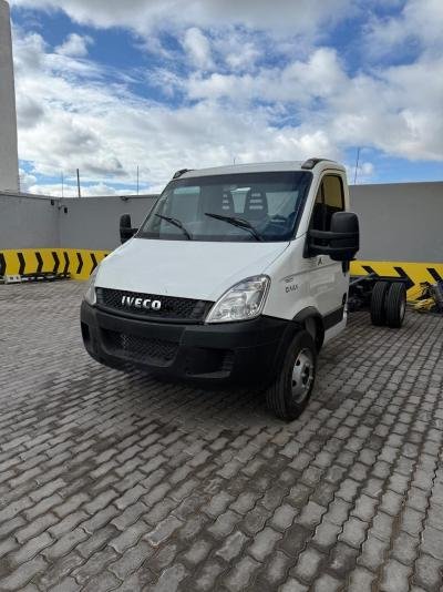 Foto de IVECO DAILY 70C17 PASO 4350 2017, color blanco, en San Juan