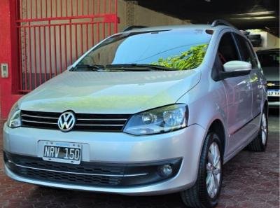Foto de VOLKSWAGEN SURAN 1.6 CONFORT 2014, color gris, en San Juan