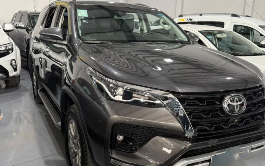 TOYOTA SW4 4X4 SRX 2.8 TDI  6AT 7A publicado por Grupo Miodowsky
