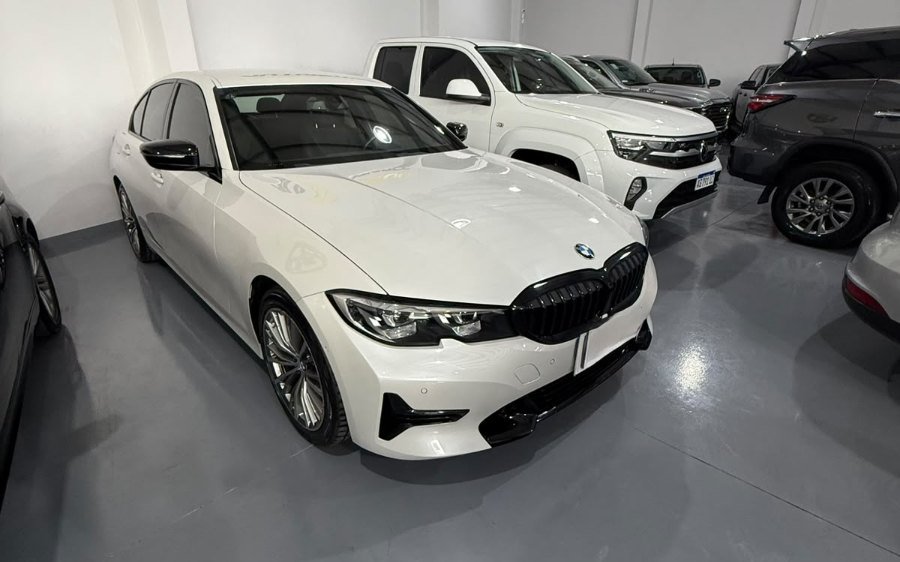 Foto de BMW 330 SEDAN 4PTAS SPORT 2021, color blanco, en San Juan