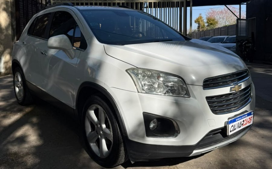 Foto de CHEVROLET TRACKER LTZ Premier 1.8 2016, color blanco, en San Juan