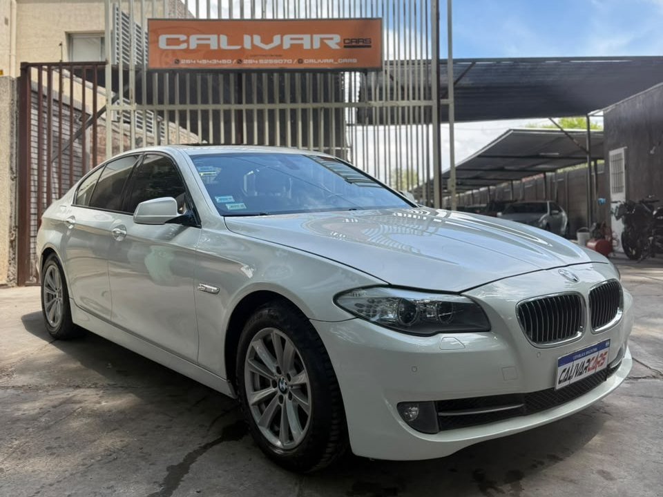 Foto de BMW 530 D 2011, color blanco, en San Juan