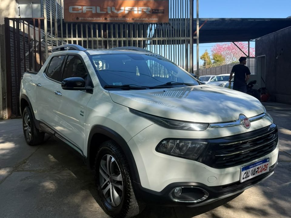 Foto de FIAT TORO volcano 2016, color blanco, en San Juan